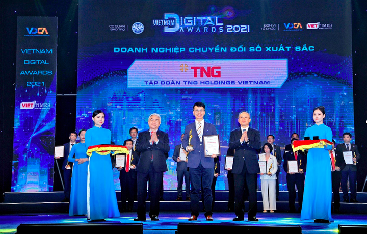 TNG Holdings Vietnam được vinh danh 'Doanh nghiệp chuyển đổi số xuất sắc' - 1