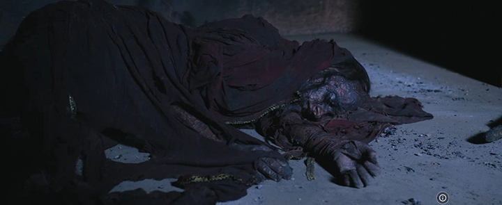 Hóa trang thành hồn ma, nữ diễn viên phim kinh dị phải nhập viện - 3