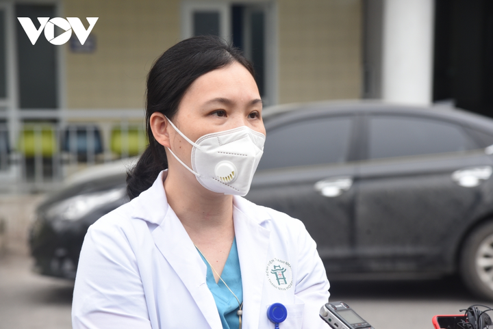 Nhiều người tự vào viện khi test nhanh dương tính sẽ nguy hiểm thế nào? - 2