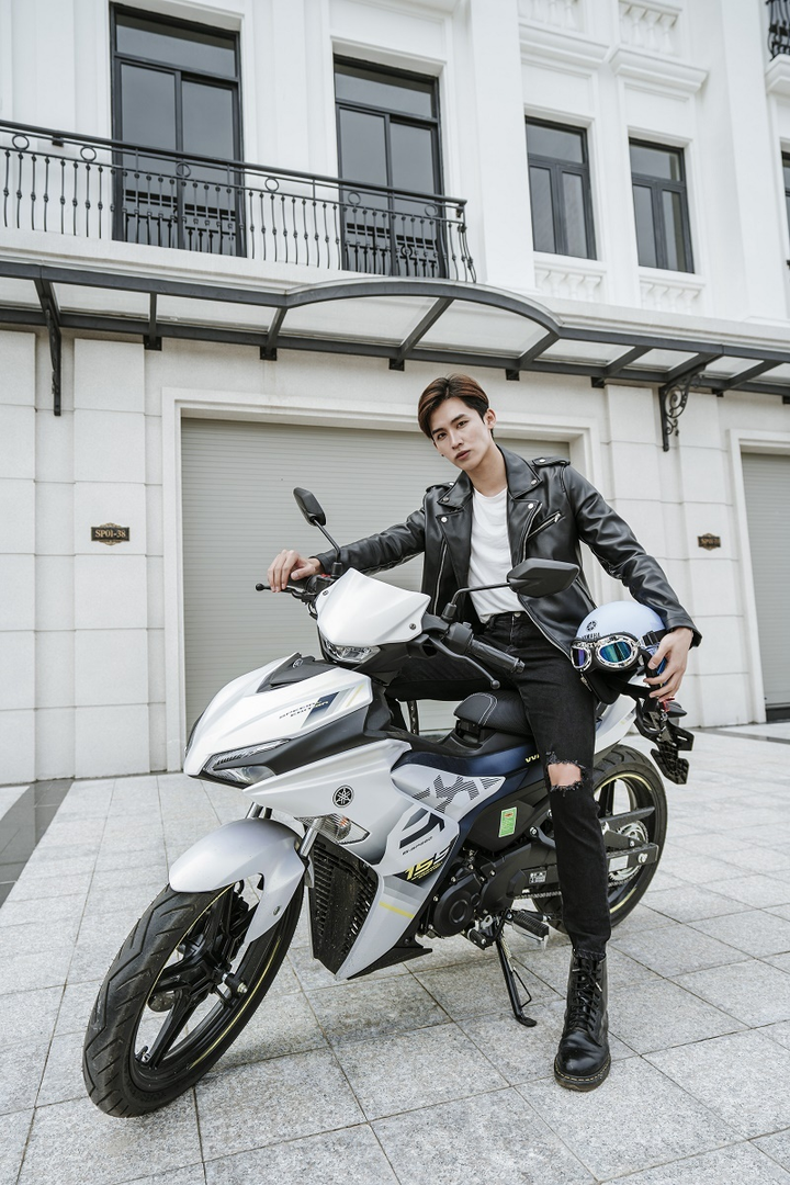 Vì sao một số 'ông lớn' trong làng xe máy tăng giá bán? - 1