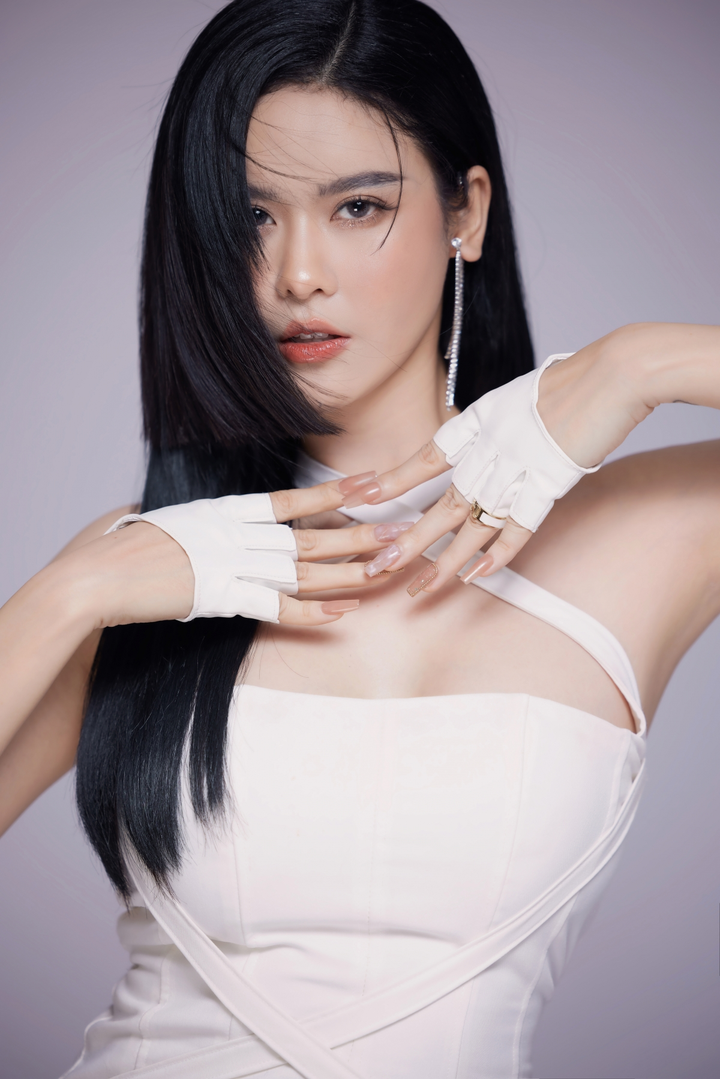 Ngắm nhan sắc biến hóa của Trương Quỳnh Anh mùa lễ hội - 2