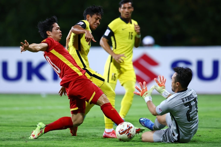 Trực tiếp Việt Nam vs Malaysia vòng bảng AFF Cup 2020 - 4