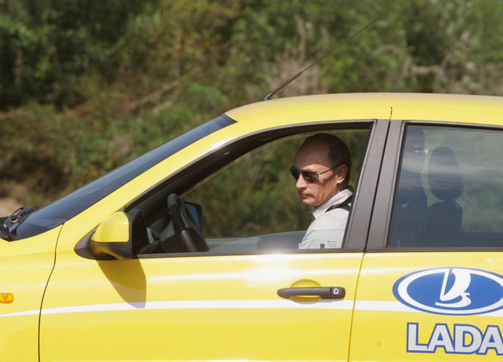 Tổng thống Putin trải lòng về thời gian chạy taxi kiếm thêm thu nhập - 1