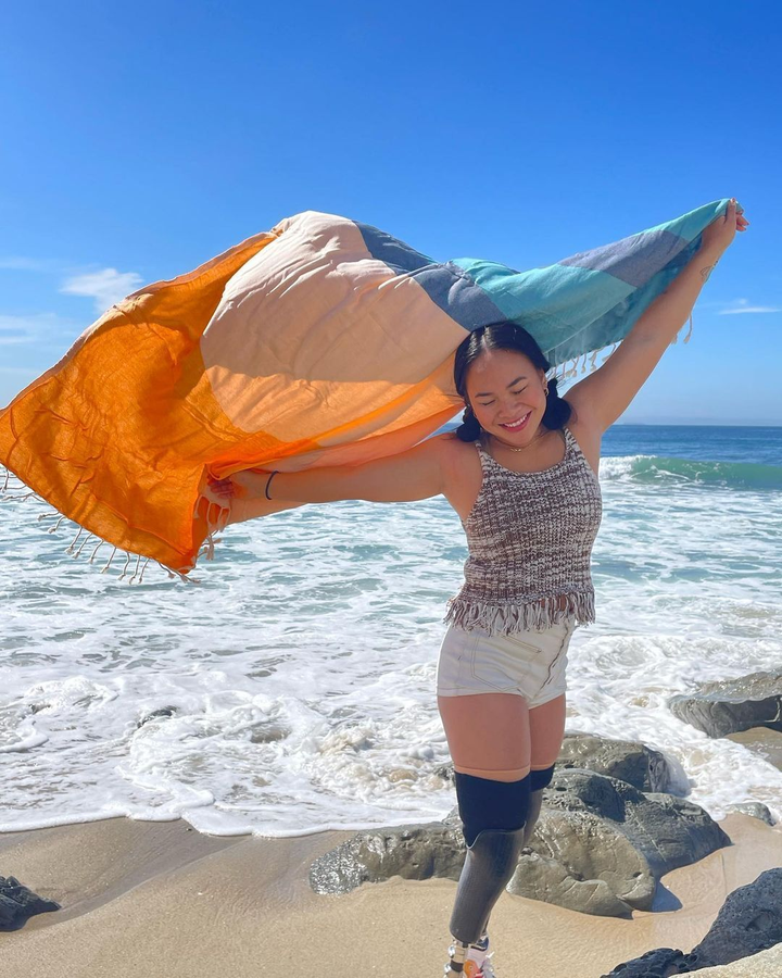 Mất 2 chân sau bi kịch gia đình, 10x gốc Việt vẫn trở thành VĐV vô địch thế giới - 8