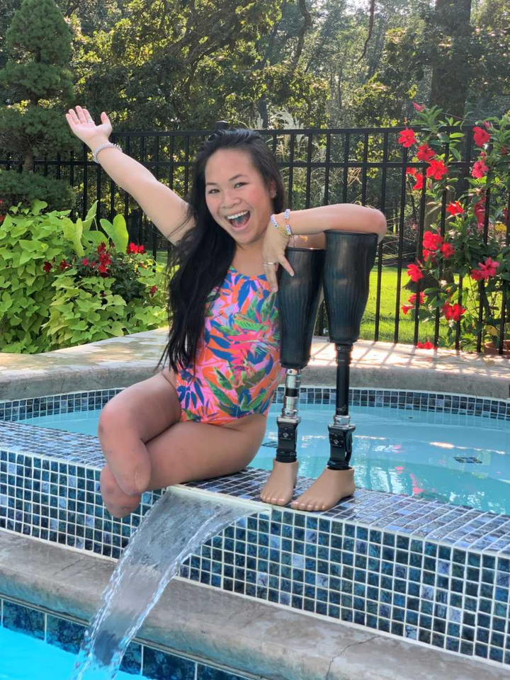 Mất 2 chân sau bi kịch gia đình, 10x gốc Việt vẫn trở thành VĐV vô địch thế giới - 7