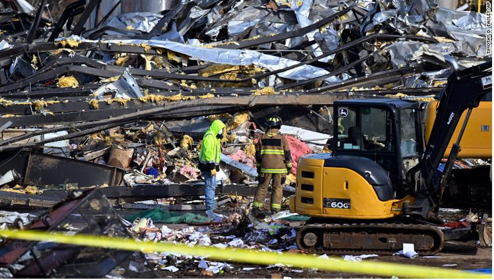 Lốc xoáy càn quét nước Mỹ: Tan hoang như tận thế, nhà xác quá tải - 3