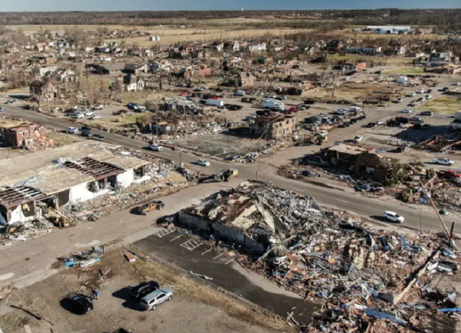 Lốc xoáy càn quét nước Mỹ: Tan hoang như tận thế, nhà xác quá tải - 5