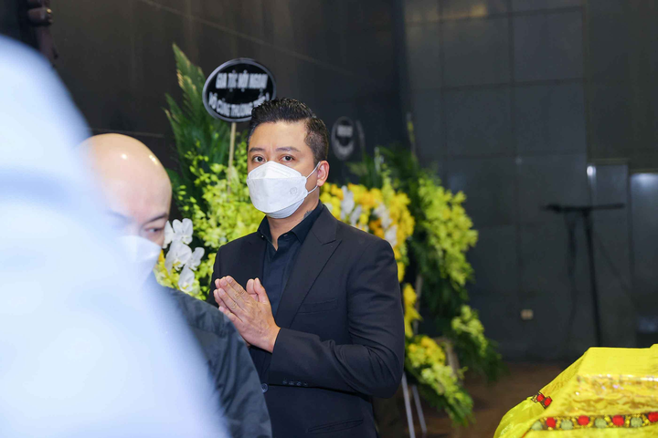 Các nghệ sĩ, người hâm mộ tiễn biệt nhạc sĩ Phú Quang - 9