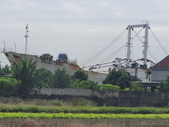 Khởi tố vụ án nhập lậu tàu nước ngoài 3.200 tấn để phá dỡ lấy sắt vụn - 1