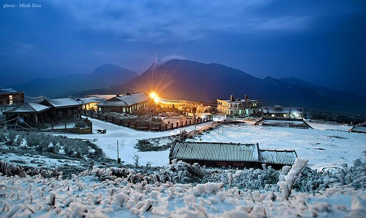 Mê mẩn ngắm băng tuyết đẹp như tranh vào mùa Đông ngay tại Việt Nam - 12