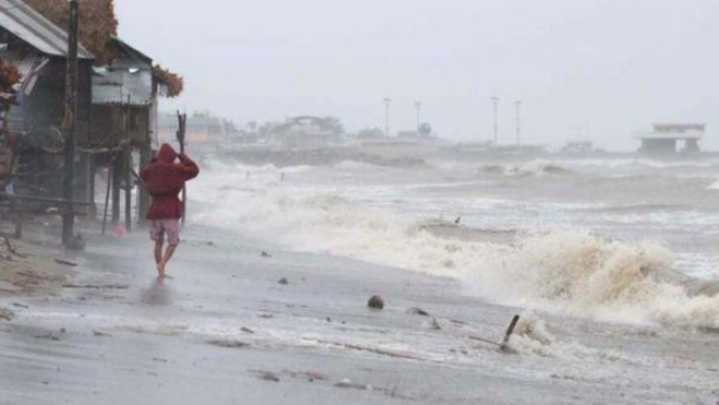 Thời tiết ngày 14/12: Bắc và Trung Bộ trời rét, Nam Biển Đông đề phòng lốc xoáy - 1