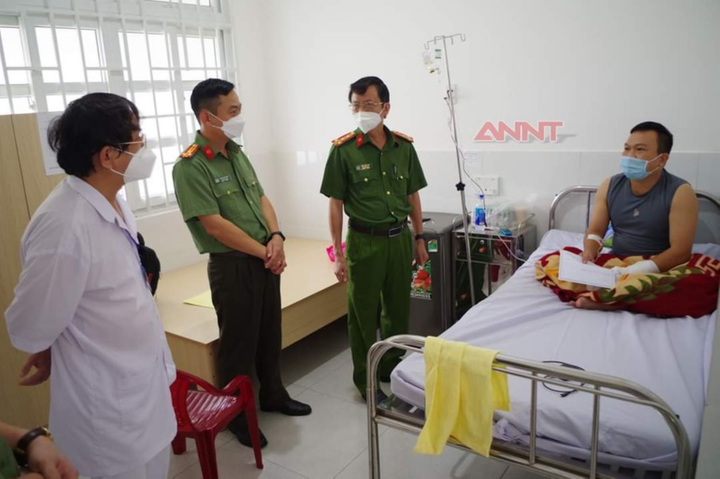 Nhóm côn đồ chém trọng thương Thượng úy công an ở Ninh Thuận - 2