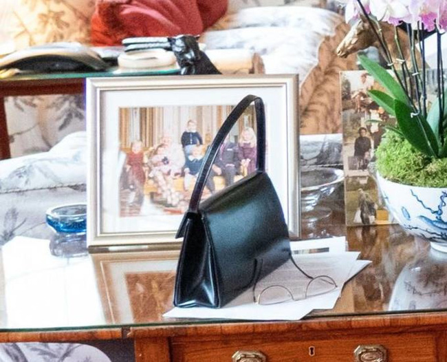 Clip Nữ hoàng Anh 'bỏ chạy' khi xem Hoàng tử George làm bánh gây bão mạng - 5