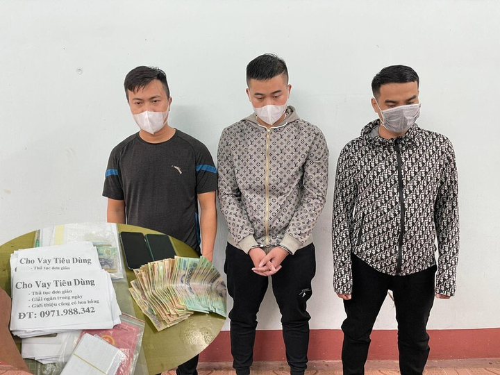 Hàng trăm người sập bẫy tín dụng đen, gánh lãi hơn 400%/năm - 1