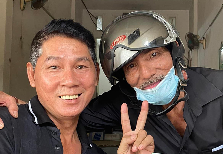 Thương Tín làm shipper, Duy Phương bán bánh bèo và nghề tay trái của nghệ sĩ - 2