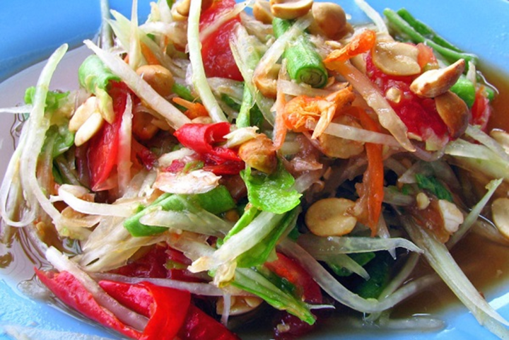 Cách làm món gỏi đu đủ Thái chua cay - 1