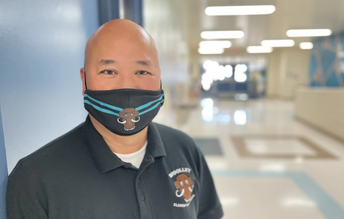 Trường thiếu nhân lực, hiệu trưởng gánh cả việc của lao công - 1