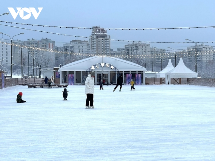 Cảnh diễm lệ của mùa đông nước Nga: Moskva khoác áo choàng tuyết - 10