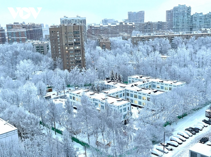 Cảnh diễm lệ của mùa đông nước Nga: Moskva khoác áo choàng tuyết - 1