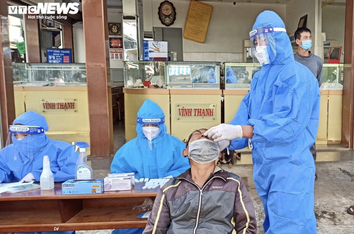 Gia Lai vượt mốc 5.500 ca, nhiều F0 tại các chợ, trung tâm thương mại - 3