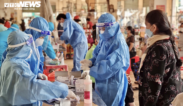 Gia Lai vượt mốc 5.500 ca, nhiều F0 tại các chợ, trung tâm thương mại - 4