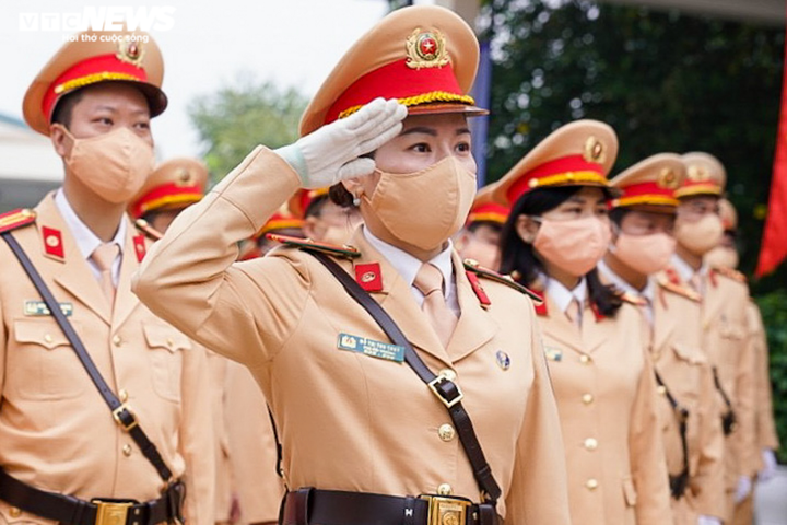 Ảnh: Cảnh sát đường thuỷ kiểm tra tàu thuyền vi phạm dịp cuối năm - 8