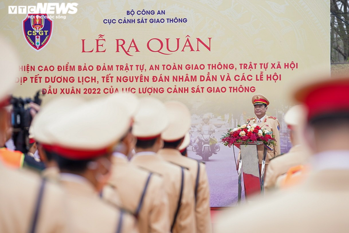 Ảnh: Cảnh sát đường thuỷ kiểm tra tàu thuyền vi phạm dịp cuối năm - 5