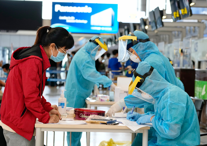 Xét nghiệm nhanh COVID-19 với khách bay nội địa: Nên hay không? - 2