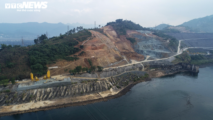 Khắc phục sạt lở ở vai phải đập thủy điện Hòa Bình: Chuyên gia đánh giá ra sao? - 1