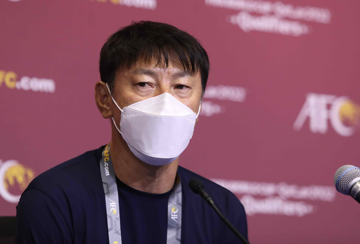 HLV Shin Tae-yong dặn cầu thủ Indonesia không được thua Việt Nam - 1