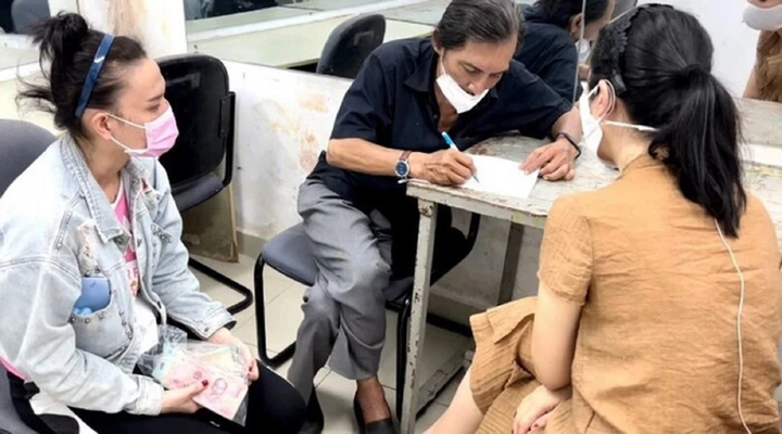 Con trai Thương Tín muốn thay bố giữ tiền quyên tặng nhưng bị từ chối - 2