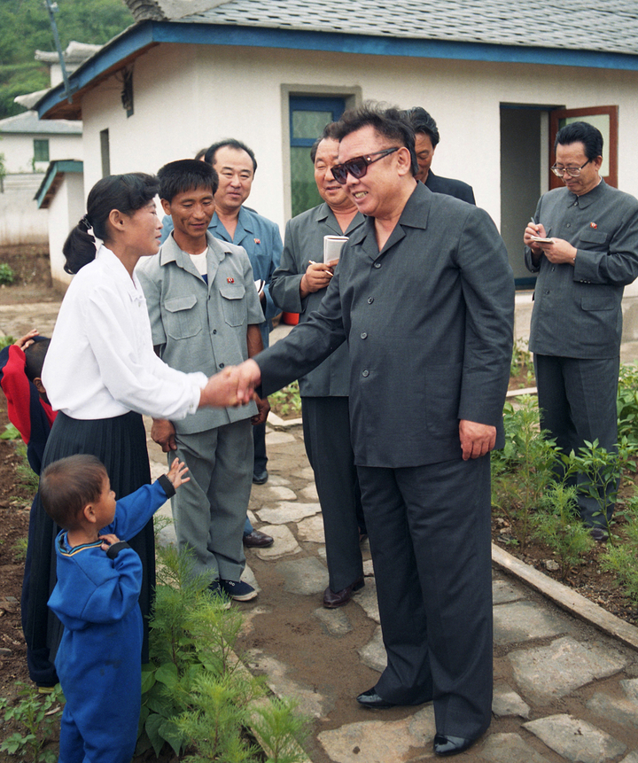Hình ảnh gần gũi của lãnh đạo Triều Tiên Kim Jong-il - 3