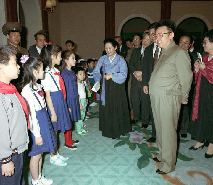 Hình ảnh gần gũi của lãnh đạo Triều Tiên Kim Jong-il - 5