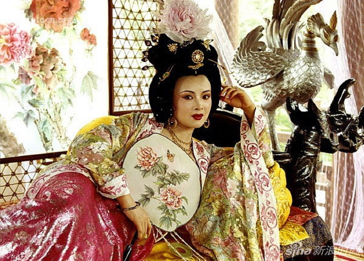 Vì sao Dương Quý phi được vua si mê nhưng vẫn bị đuổi về nhà ngoại 2 lần? - 2