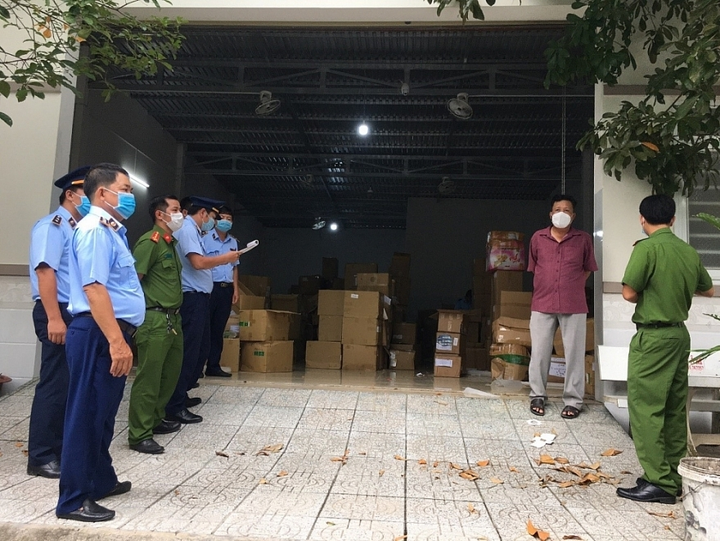 Công nghệ sản xuất mỹ phẩm 'xô chậu' vẫn hoành hành - 1