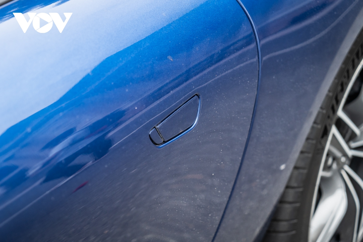 Cận cảnh Ferrari Roma hơn 20 tỷ đồng dạo phố Sài Gòn ngày cuối tuần - 8