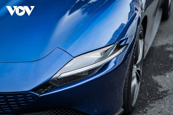 Cận cảnh Ferrari Roma hơn 20 tỷ đồng dạo phố Sài Gòn ngày cuối tuần - 5