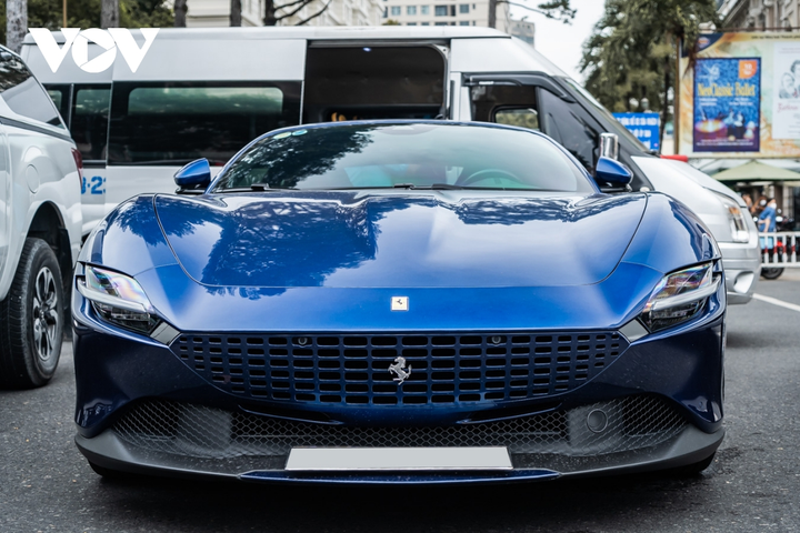 Cận cảnh Ferrari Roma hơn 20 tỷ đồng dạo phố Sài Gòn ngày cuối tuần - 12