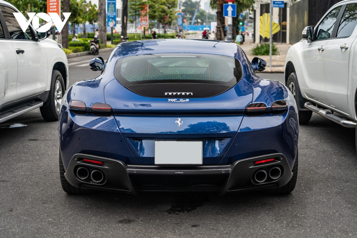 Cận cảnh Ferrari Roma hơn 20 tỷ đồng dạo phố Sài Gòn ngày cuối tuần - 4