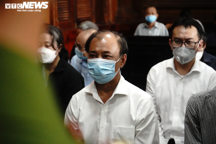 Cựu phó chủ tịch TP.HCM Trần Vĩnh Tuyến lãnh án 6 năm tù - 3