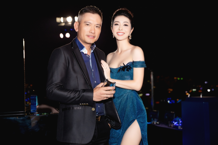Nhan sắc lộng lẫy của bà mẹ 4 con Jennifer Phạm tuổi 35 - 2
