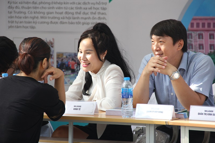 Tư vấn hướng nghiệp cho học sinh: Thời điểm 'vàng' - 1