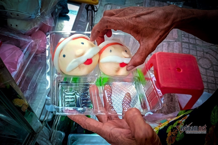 Bánh bao ông già Noel đắt khách dịp Giáng sinh - 2