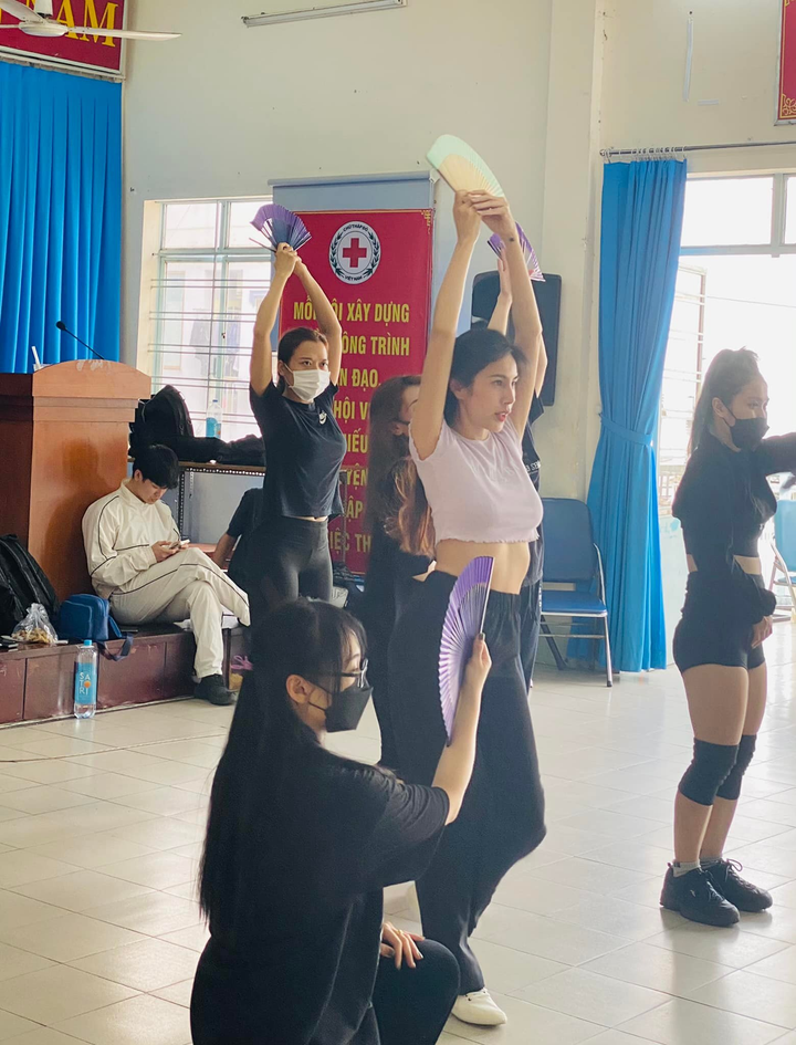 Thủy Tiên, Trấn Thành, Hoài Linh bình an sau chuỗi ngày bị vùi dập vì sao kê? - 3