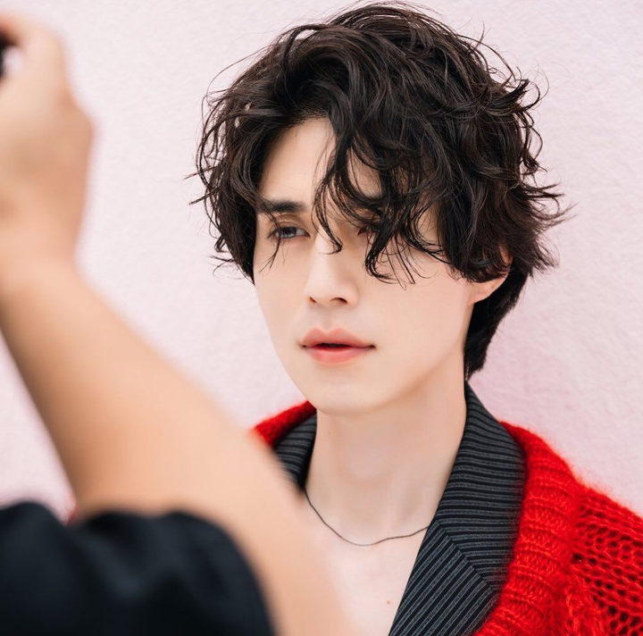 'Nhện nhọ' Tom Holland, Jungkook và 3 sao nam 'bảo toàn' sự đẹp trai với tóc dài - 7