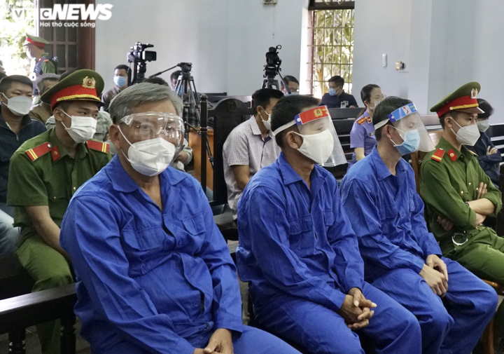 Ảnh: Đại gia xăng dầu Trịnh Sướng tiếp tục hầu toà - 6