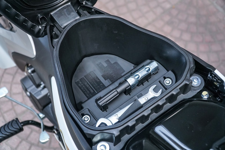 Yamaha Sirius RC và Honda Wave Alpha 2021: Xe nào thống trị phân khúc bình dân? - 5