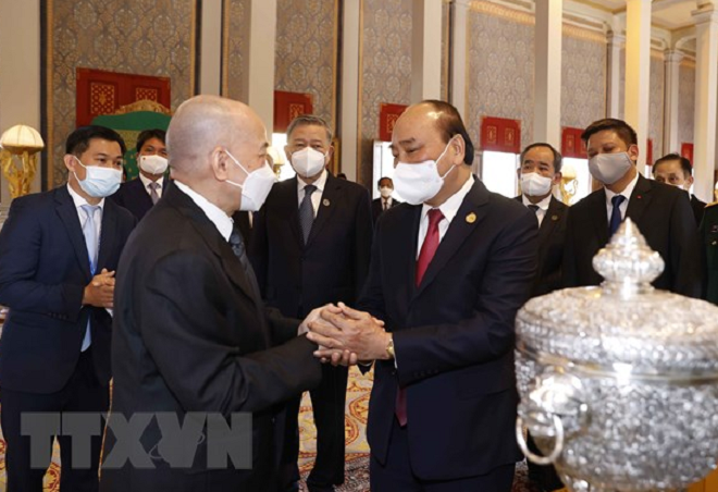 Hoàng gia Campuchia tổ chức trọng thể lễ đón Chủ tịch nước Nguyễn Xuân Phúc - 1