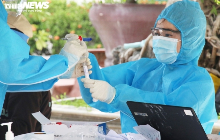 Việt Á bán kit test COVID-19: Nơi mua giá ‘trên trời’, nơi ‘lắc đầu’ không mua - 2