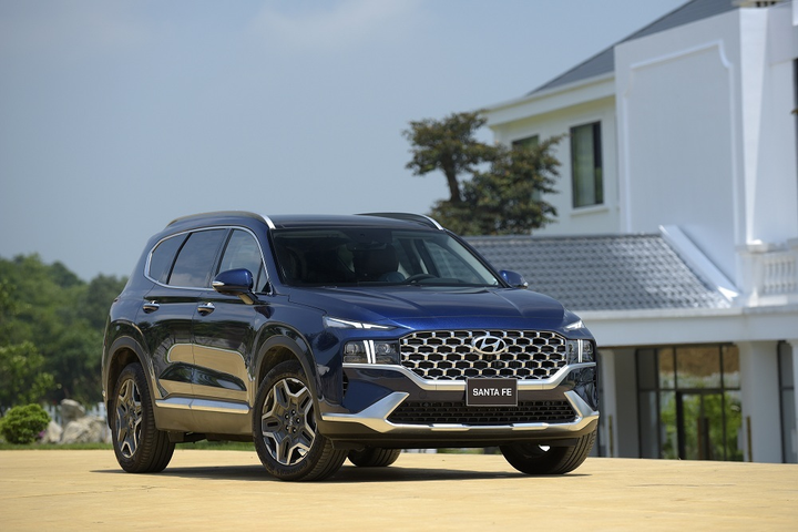 Những lý do khiến SantaFe 2021 là chiếc SUV hấp dẫn bậc nhất thị trường - 1